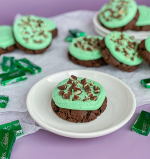 Frosted Mint Chocolate Cookies thumbnail